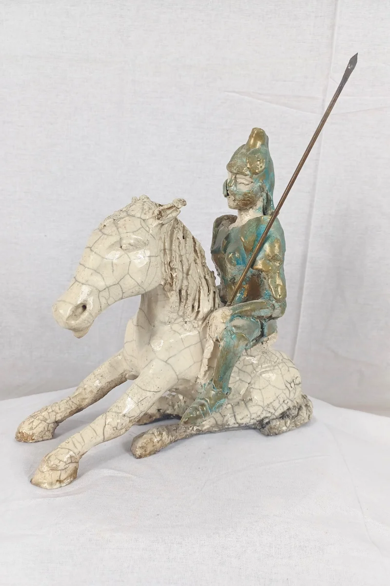 Sculpture d'un guerrier à cheval pièce unique française